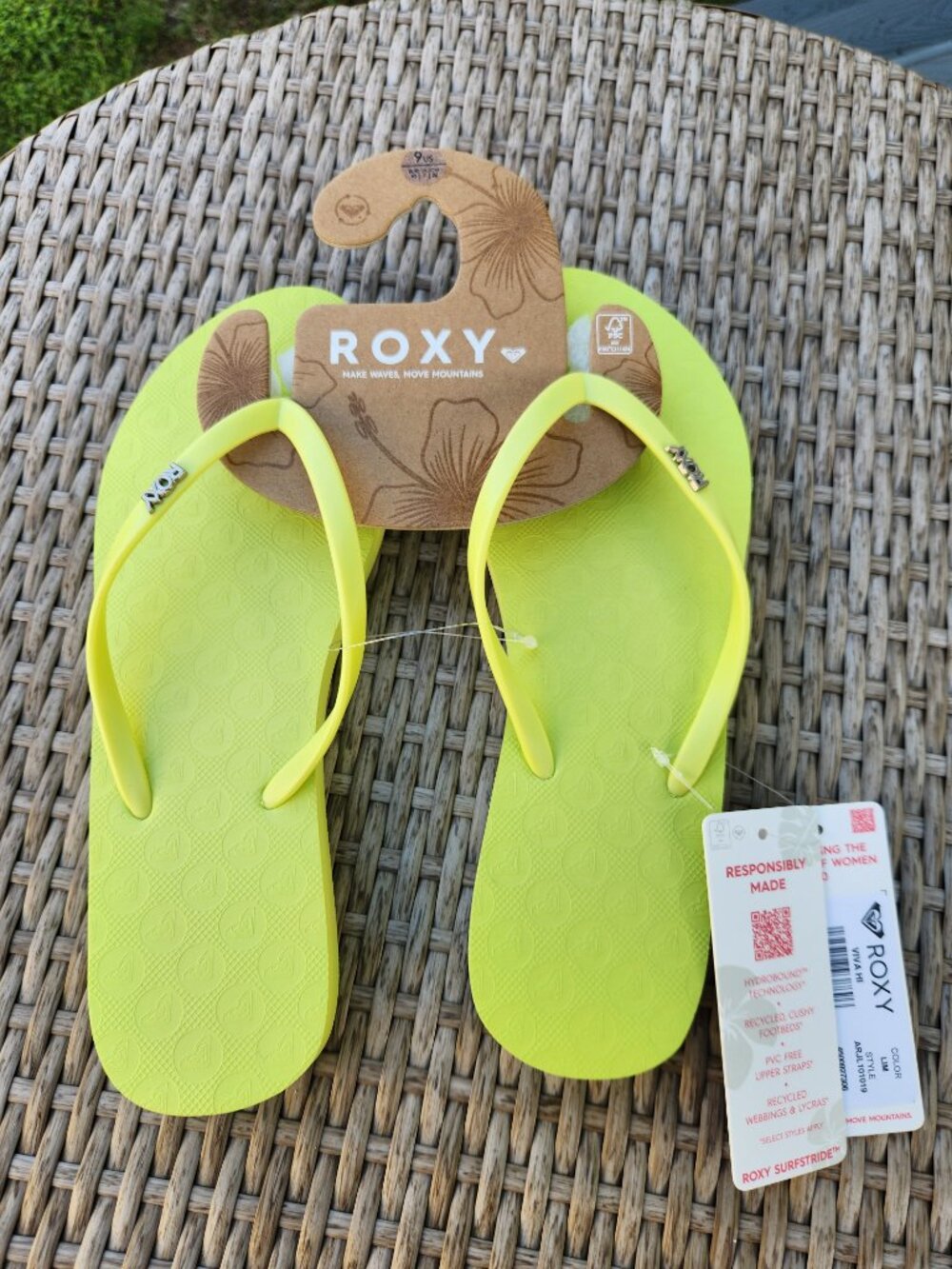 NEW Women's Roxy Flip Flops Lime Green - Size 9